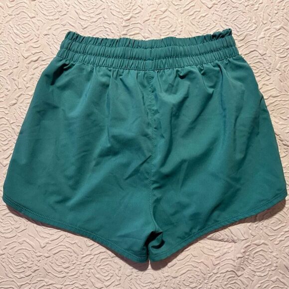 Nike Dri fit size medium Vietnam green pocket tye built in - Picture 6 of 13